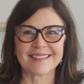 <a href="https://granatalma.com/prof/maria-l-m/"> Maria Lygia Molineiro</a>